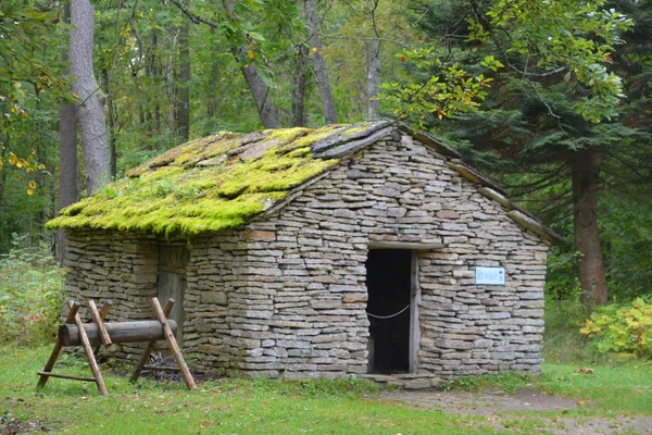 Puhalepa Parish Hiiumaa Estonia 2015 Old Cottage Cum Threshing Barnon — стокове фото