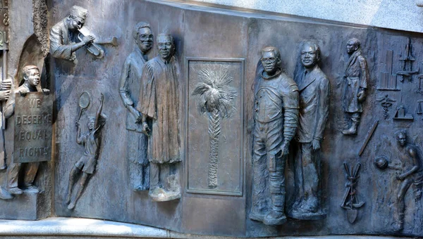 コロンビア サウスカロライナ アメリカ2016年6月23日 コロラド州のエド ドワイトによる南北戦争の自由のための戦いのために 中通路からアフリカ系アメリカ人の歴史への記念碑の詳細 — ストック写真