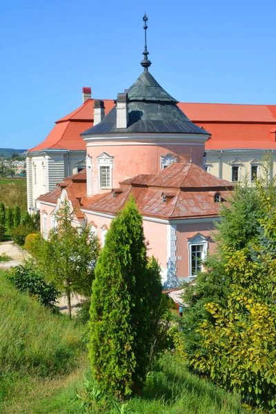 Zolochiv Ukraine Castelo Zolochiv Composto Pelo Enorme Grande Palácio Retangular — Fotografia de Stock