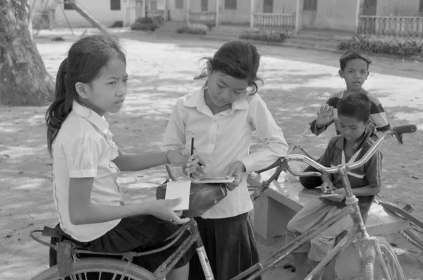 Phnom Phen Cambodge Mars Des Enfants Rue Non Identifiés Posant — Photo