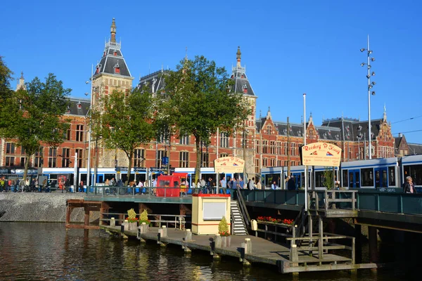 Amsterdam Nizozemsko Říjen 2015 Station Amsterdam Centraal Největší Železniční Stanice — Stock fotografie