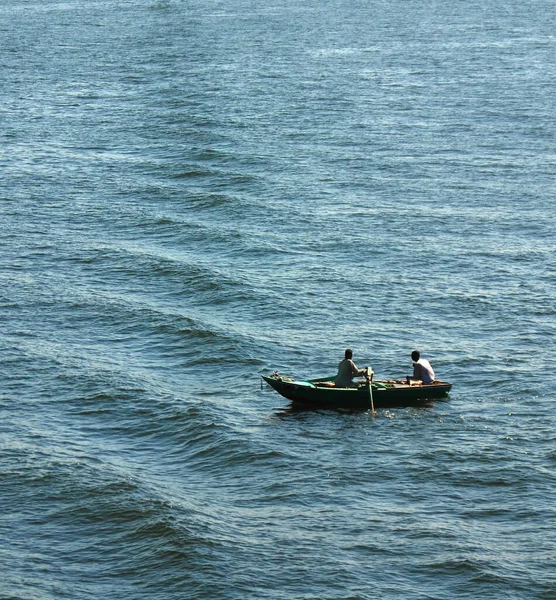 Nile River Bank Egypt Nil Říční Břeh Rybáři Veslují Přes — Stock fotografie