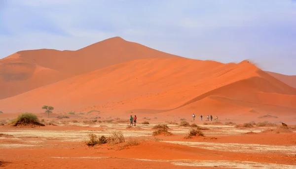 Människor Öknen — Stockfoto