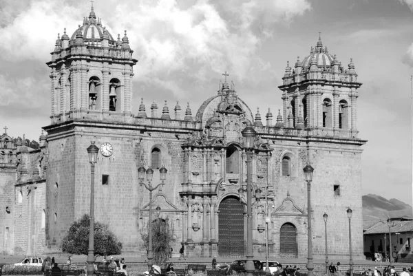 クスコペルー 11月25日 サントドミンゴ大聖堂は クスコのローマカトリック大司教区の母教会です 2008年11月25日ペルーのクスコで — ストック写真