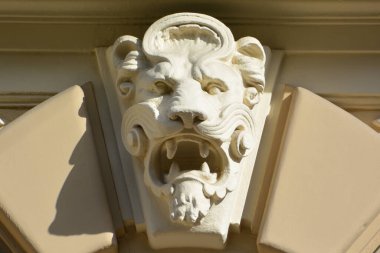 Riga Letonya 14 Eylül 2015: Riga 'daki tüm binaların üçte birinden fazlası bu eşsiz mimari tasarım tarzına örnektir.