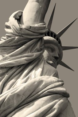 NEW YORK ABD 27 Ekim 2013: New York, New York 'ta Özgürlük Heykeli, 27 Ekim 2013. Özgürlük Anıtı, 1886 'da Fransa halkından Birleşik Devletler' e bir hediyeydi..
