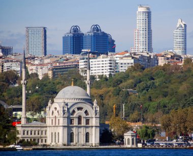 İSTANBUL TURKHey ECTOBER 3 Ekim 2013 'te İstanbul, Türkiye' de resmen Buyuk Mecidiye Camii (Sultan Abdulmecid Büyük İmparatorluk Camii) kuruldu.