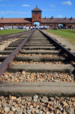 AUSCHWitz BIRKENAU POLAND 09 17: Auschwitz I toplama kampı, Polonya 'da Üçüncü Reich tarafından kurulan ve yönetilen bir Alman Nazi toplama kampı ve imha kampı ağı..