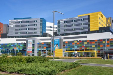 MONTREAL CANADA 14 EPTEMBER 2016: New McGill Üniversitesi Sağlık Merkezi (MUHC) ve küçültücüler hastanesi bir eğitim ve devlet hastaneleri ağı