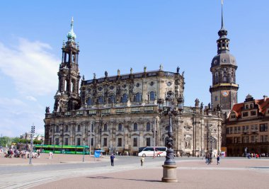 DRESDEN GERMANY 05: 25 2010: Hofkirche, Dresden 'in en önemli simgelerinden biri. Kilise, 2. Dünya Savaşı sırasında Dresden' in bombalanması sırasında yıkıldı..