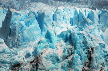 Perito Moreno Buzulu, Arjantin 'in Santa Cruz eyaletindeki Los Glaciares Ulusal Parkı' nda bulunan bir buzuldur. Patagonya 'nın en önemli turistik merkezlerinden biridir.