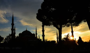 İstanbul 'un en popüler turistik mekanlarından Sultanahmed Camii' nin (Mavi Cami) silueti