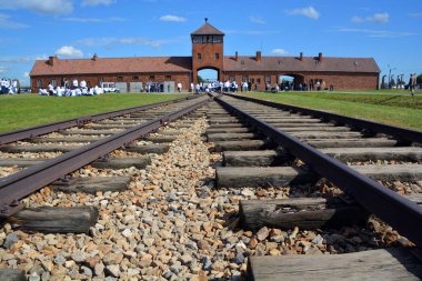 AUSCHWitz BIRKENAU POLAND 09 17: Auschwitz I toplama kampı, Polonya 'da Üçüncü Reich tarafından kurulan ve yönetilen bir Alman Nazi toplama kampı ve imha kampı ağı..