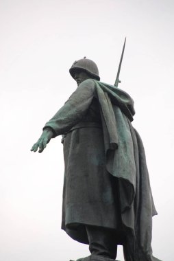 BERLİN GERMANY 05 22: 22 10: Sovyet Savaş Anıtı (Tiergarten), Nisan ve Mayıs 1945 'te Berlin Muharebesi sırasında hayatını kaybeden Sovyet Silahlı Kuvvetleri' ne bağlı 80.000 askerin hayatını kaybettiği savaş anıtı.