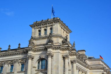 BERLIN GERMANY 09 24: Detaylar Reichstag resmi olarak Deutscher Bundestag Plenarbereich Reichstagsgebaude Berlin 'de Alman İmparatorluğu' nun İmparatorluk Diyeti 'ne ev sahipliği yapmak için inşa edilmiş tarihi bir yapıdır..