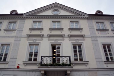 WARsaw POLAND 09 18: Maria Skodowska-Curie Müzesi 'nin dışında, Polonyalı iki kez Nobel ödülü kazanmış Maria Skodowska-Curie' nin (18671934). 