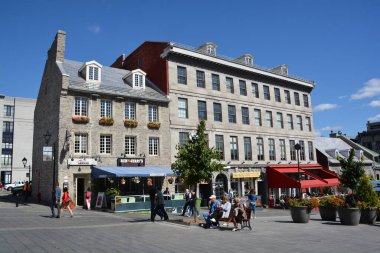MONTREAL CANADA 09: 17 2016: Place Jacques-Cartier binası Montreal, Quebec, Kanada 'da bulunan bir meydan ve Montreal Eski Limanı' nın girişi..