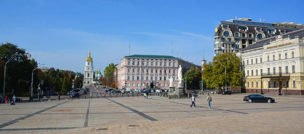 Kiev Ukraine 基辅旧城是一个历史街区 位于基辅圣索菲亚大教堂的圣索菲亚广场 — 图库照片