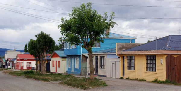 Piertos Natales Patagonia Children 纳塔莱斯港典型的巴塔哥尼亚式住宅是智利巴塔哥尼亚的一个城市 位于智利的最南端 纳塔莱斯港是该省唯一的城市 — 图库照片