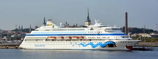 Tallinn Estonia Aidadiva Crucero Operado Por Línea Alemana Cruceros Aida — Foto de Stock