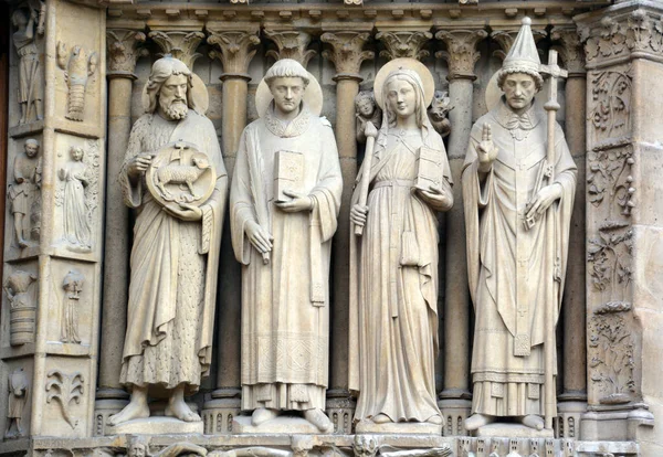 法国巴黎 10月19日 法国巴黎圣母座堂的细节 2014年10月19日 是巴黎最著名的地标之一 2013年 大教堂庆祝其成立850周年 — 图库照片