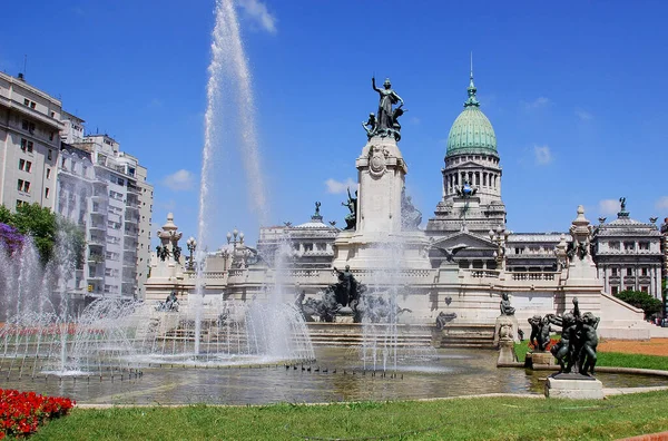 Buenos Aires Arjantin 25 Kasım 2011: Arjantin Kongresi (İspanyolca: Congreso de la Nacion Argentina) Arjantin hükümetinin yasama organı.. 