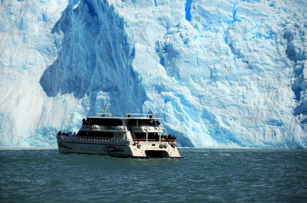 Perito Moreno Glacier Argentina Nov Barco Frente Glaciar Perito Moreno — Fotografia de Stock