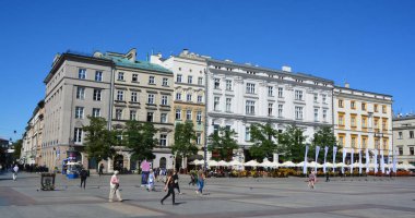 KRACOW POLAND 09 10 10 17: Eski Krakow, Küçük Polonya 'nın ana meydanı, şehrin merkezinde yer alan başlıca kentsel alandır.