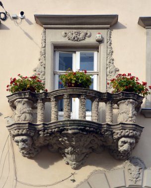 KRACOW POLAND 09 19 19 17: Polonya 'da Art Nouveau' nun ayrıntıları genellikle yerel bir Polonya tarzında özümsenmesine rağmen, uluslararası Art Nouveau tarzının bir parçasıydı. 1890-1910 yılları arasında en popüleriydi..