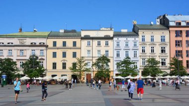 KRACOW POLAND 09 10 10 17: Eski Krakow, Küçük Polonya 'nın ana meydanı, şehrin merkezinde yer alan başlıca kentsel alandır.