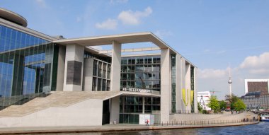 Riga şehrinin modern mimarisi