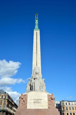 Riga Lavtia 17 Eylül 2015: Riga 'da Letonya' nın özgürlük anıtı Brivibas piemineklis 'in yüksek anıtı. Letonya Bağımsızlık Savaşı sırasında öldürülen askerlerin onuruna (1918-1920).