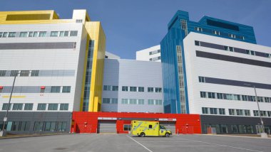 Kanada 'da pencereli modern bina