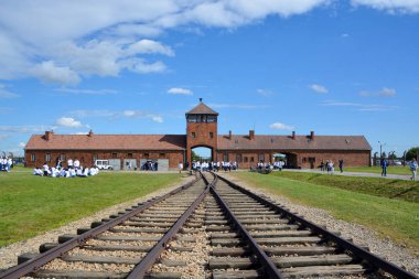 AUSCHWitz BIRKENAU POLAND 09 17: Auschwitz I toplama kampı, Polonya 'da Üçüncü Reich tarafından kurulan ve yönetilen bir Alman Nazi toplama kampı ve imha kampı ağı..