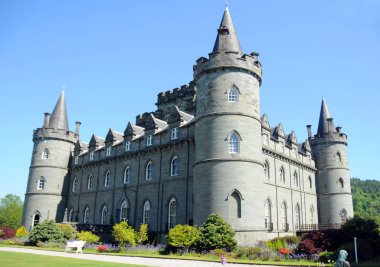 Inveraray Şatosu İskoçya 22 Mayıs 2012 'de Argyll' de Inveraray yakınlarındaki Loch Fyne kıyısında bir malikane, 22 Mayıs 2012 'de Inveraray İskoçya' sında Argyll Dükü 'nün merkezi olmuştur.