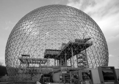 Biyosfer, Montreal 'de çevreye adanmış bir müzedir. Montreal, Kanada 'da, Amerika Birleşik Devletleri' nin eski pavyonunda bulunan Parc Jean-Drapeau