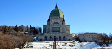 MONTREAL CANADA 02 07 2019: Mount Royal Aziz Joseph Oratory, Roma Katolik küçük bazilikası ve ulusal tapınağıdır. Kanada 'nın en büyük kilisesi ve dünyanın en büyük üçüncü kilise binasıdır..