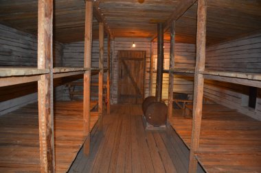 RIGA LATVIA 09: 15: Sovyet çalışma kampı barakası gösterisi İşgal Müzesi 'nde. Sovyet işgali 1940 yılında Letonya 'nın egemenliğini sona erdirdi ve 51 yıllık bir dış yönetim dönemine başladı. 