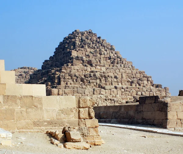 Cairo Giza Egypt 2008 Mała Piramida Kompleksie Piramid Gizie Jest — Zdjęcie stockowe