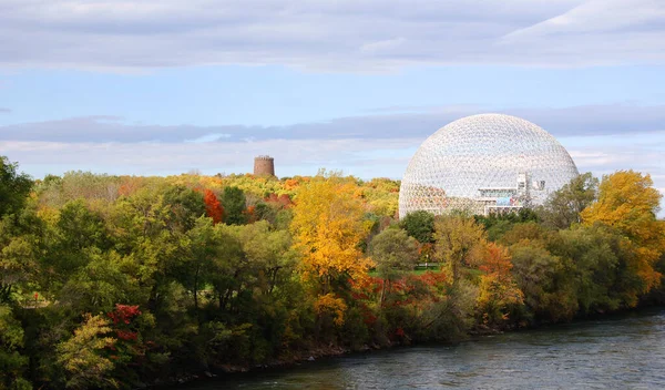 Otoño Cúpula Geodélica Llamada Biosfera Montreal Este Museo Dedicado Agua — Foto de Stock