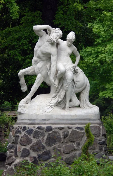 Estatua Una Hermosa Escultura Parque — Foto de Stock