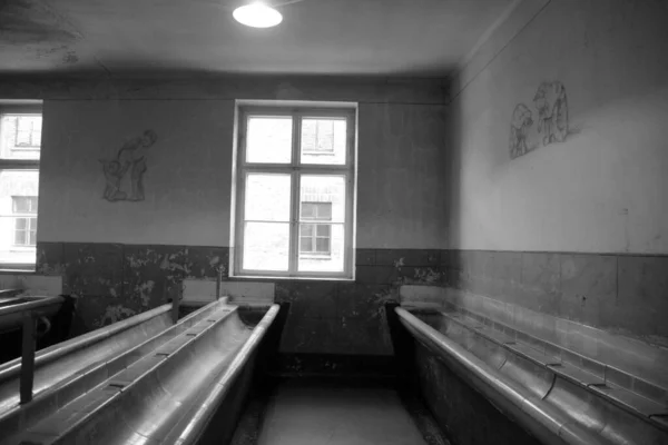 Аушвиц Биркенау Поланд Туалетные Бараки Концентрационного Лагеря Сеть Немецких Нацистских — стоковое фото