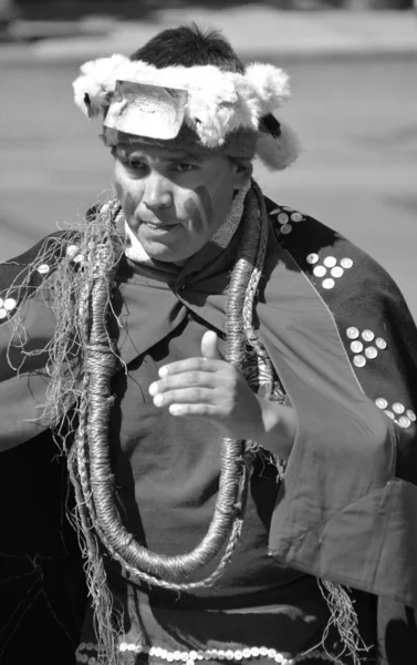 Victoria Canada Juni 2015 Inheemse Indiase Man Traditioneel Kostuum Houten — Stockfoto