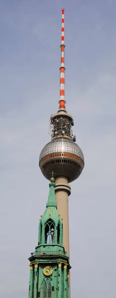 Berlin Germany Maio 2010 Fernsehturm Torre Televisão Localizado Alexanderplatz Berlim — Fotografia de Stock