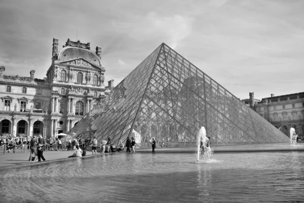 Paris Frankreich Oktober 2014 Blick Auf Die Umgekehrte Pyramide Architekt — Stockfoto