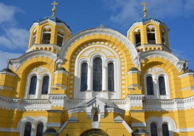 KIEV UKRAINE 09 03 17: Saint Volodymyr Katedrali, Kiev 'in merkezinde yer alan bir katedraldir. Şehrin en büyük simgelerinden ve Ukrayna Ortodoks Kilisesi 'nin ana katedralidir.