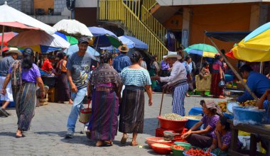 SANTIAGO DE ATITLAN GUATEMALA April 29 2016: Santiago Atitlan, Guatemala 'nın Solola iline bağlı bir belediyedir. Kasaba Lago de Atitlan 'da yer almaktadır.