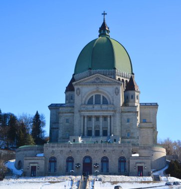 MONTREAL CANADA 02 07 2019: Mount Royal Aziz Joseph Oratory, Roma Katolik küçük bazilikası ve ulusal tapınağıdır. Kanada 'nın en büyük kilisesi ve dünyanın en büyük üçüncü kilise binasıdır..