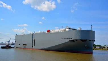 SAVANNAH GEORGIA ABD 06: 28 2016: Vessel DURBAN HIGHway 2011 yılında yapılmış ve şu anda Panama bayrağı altında yelken açan bir araç..