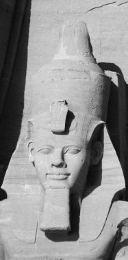 ABU SIMBEL 11 25 2008: Abu Simbel tapınakları Nubia, Güney Mısır 'da Ebu Simbel' de iki büyük kaya tapınağıdır. Kompleks 